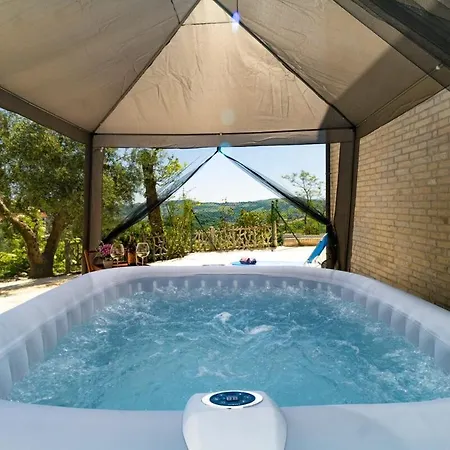 Hot Tub, Private Parking, Wifi, Ac And Bbq * Molino di Carassai